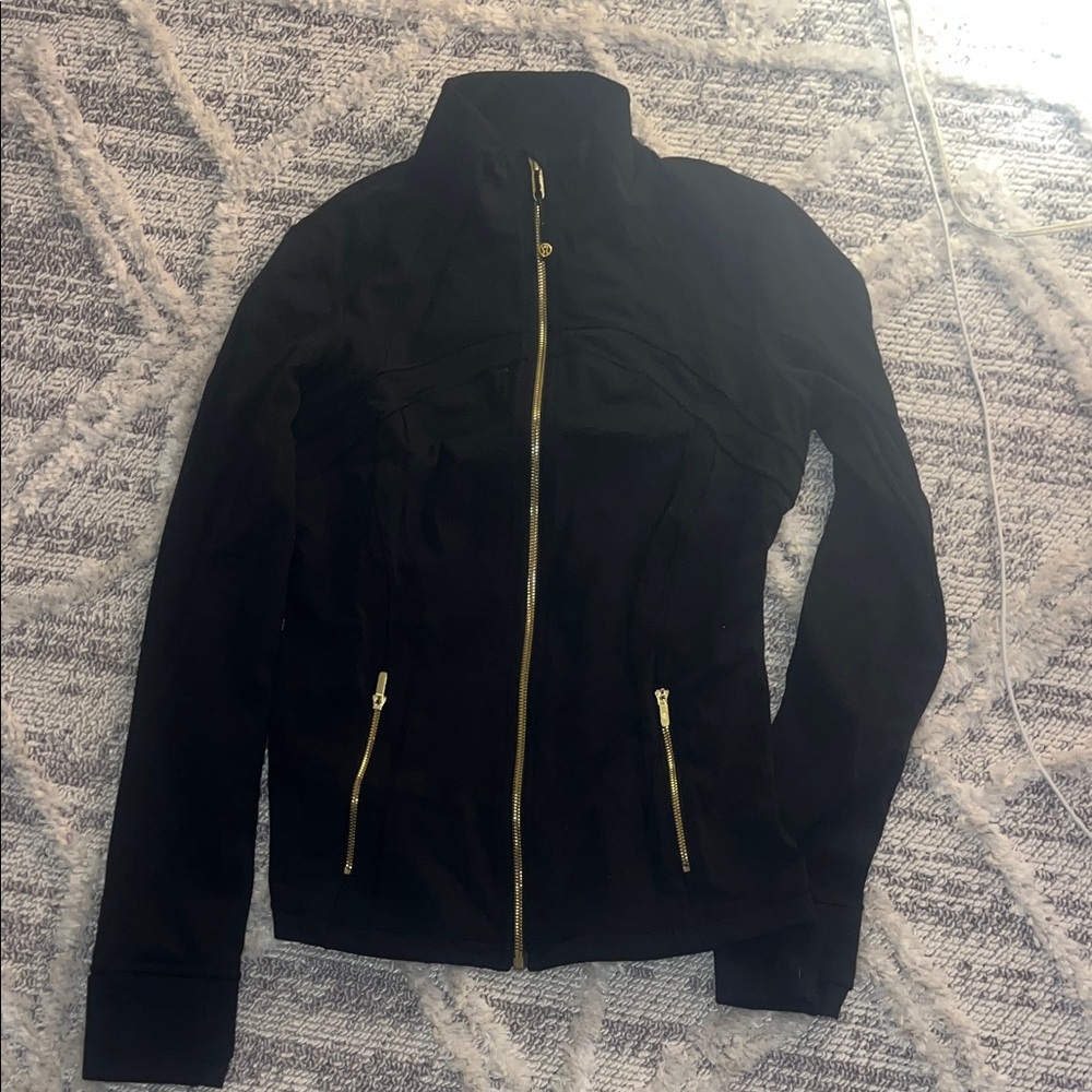 BRAND NEW BLACK ANS GOLD LULULEMON DEFINE JACKET